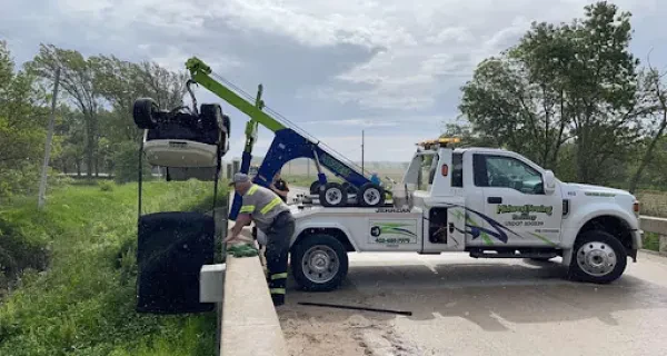 Midwest Towing & Recovery - photo 3