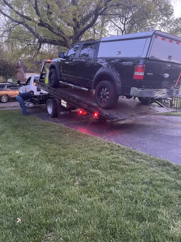 Ramirez Towing LLC in Cincinnati OH Cars, Medium, Heavy Duty - photo 3
