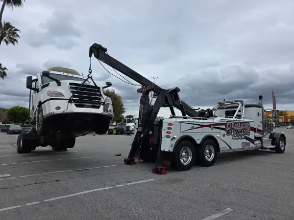 Charlie's 24hr Towing & Heavy Duty - photo 2
