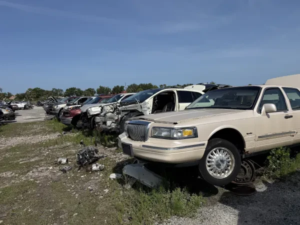Glueck's Auto Parts II Inc - photo 3