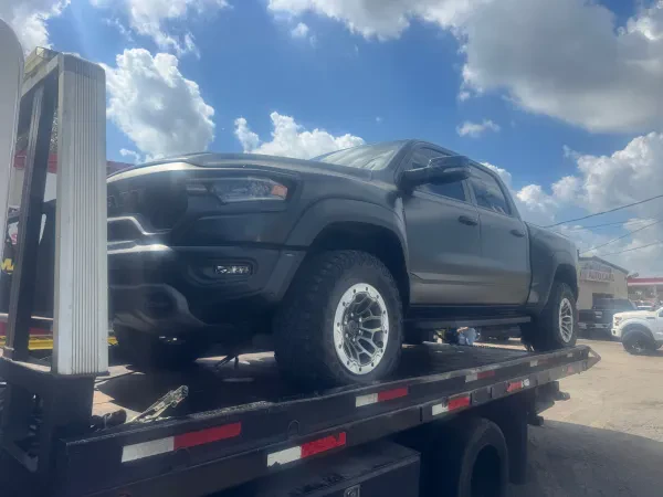 Coyotillo Towing Roadside assistance Jump start and Tow Truck Near Me Denver - photo 3