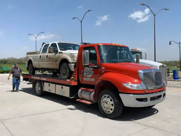R&W Towing & Recovery LLC - photo 2