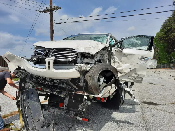ACME Towing & Wrecker Services Tow Truck. Office hours 8-5 Mon.-Fri. - photo 3