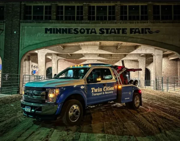 Twin Cities Towing Services - Heavy Duty, Semi Trailer & Cars - photo 2