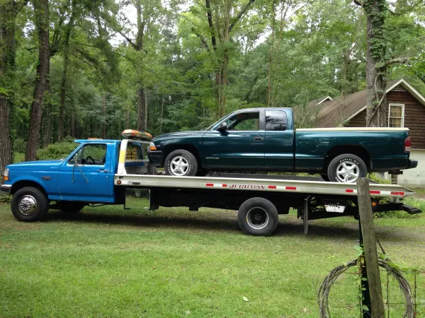 Reliable Towing & Roadside Assistance - photo 4