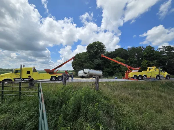 Roberts Garage & Towing Inc - photo 2