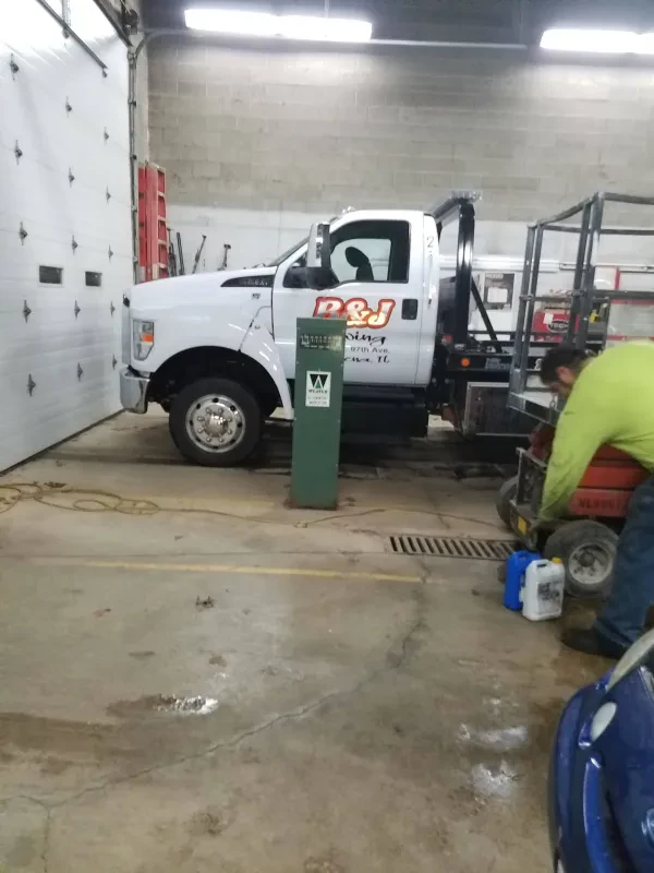 B & J 24 Hour Towing - photo 3