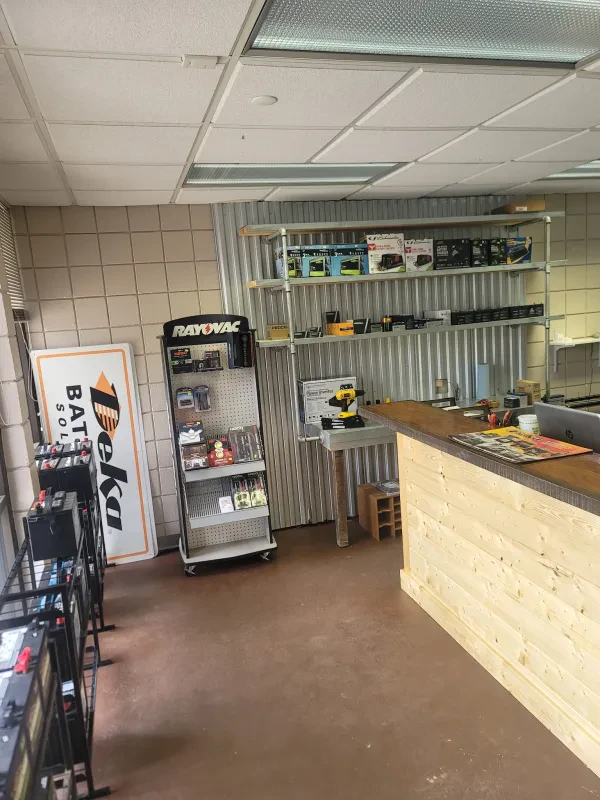 Dueitt's Battery Supply - photo 3