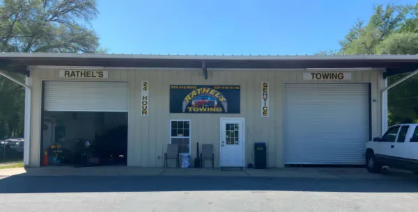 Rathel's Towing & Auto Sales - photo 3