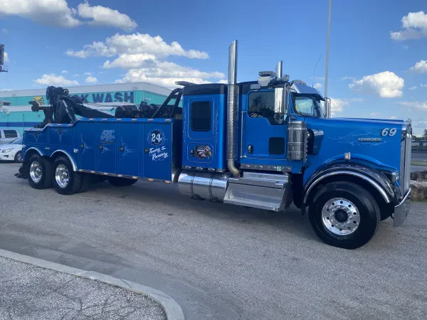 TUA-Tubbs Used Auto Towing - photo 2