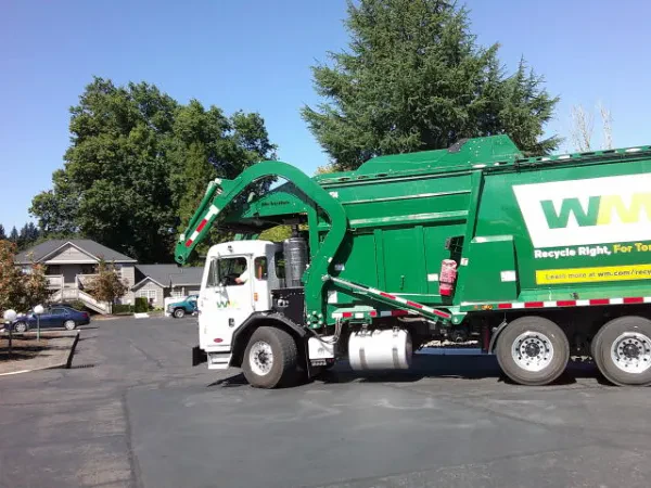 WM - Newberg Hauling, Transfer Station and Recycling center - photo 4