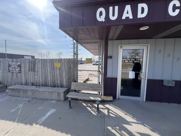 Quad City Towing - photo 3