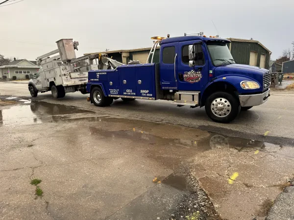 Pit Stop Shop Towing & Repair, LLC - photo 2