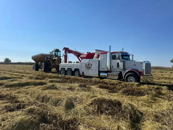 L & T Towing - photo 2