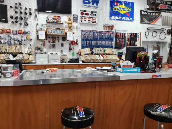 Iola Auto Parts LLC - photo 2