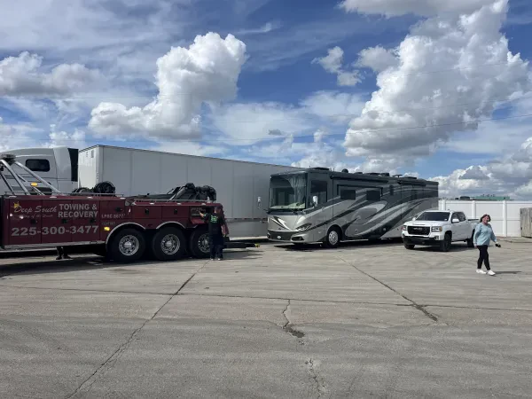 Deep South towing & recovery - photo 2