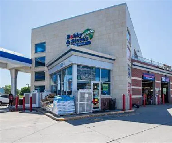 Bobby & Steve's Auto World - photo 2