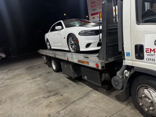 Emergency West Hollywood Towing - photo 3