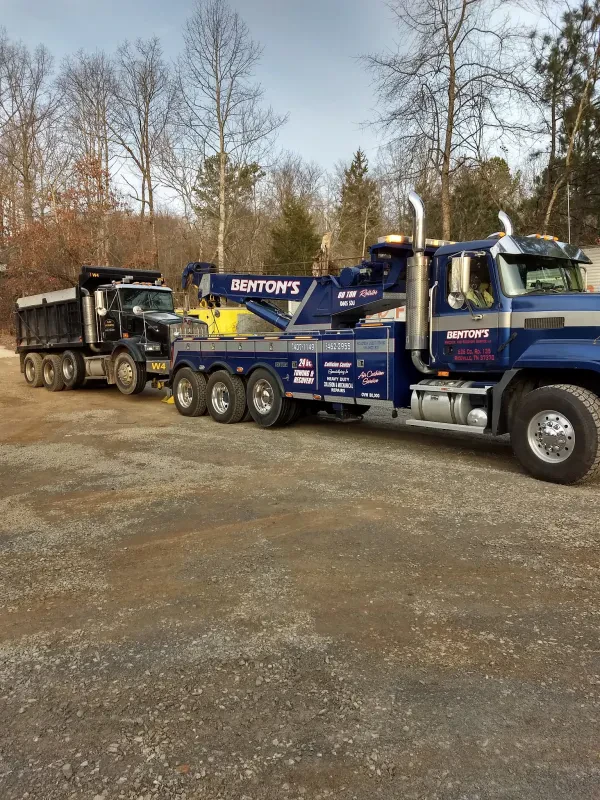 Benton's Wrecker Service - photo 4