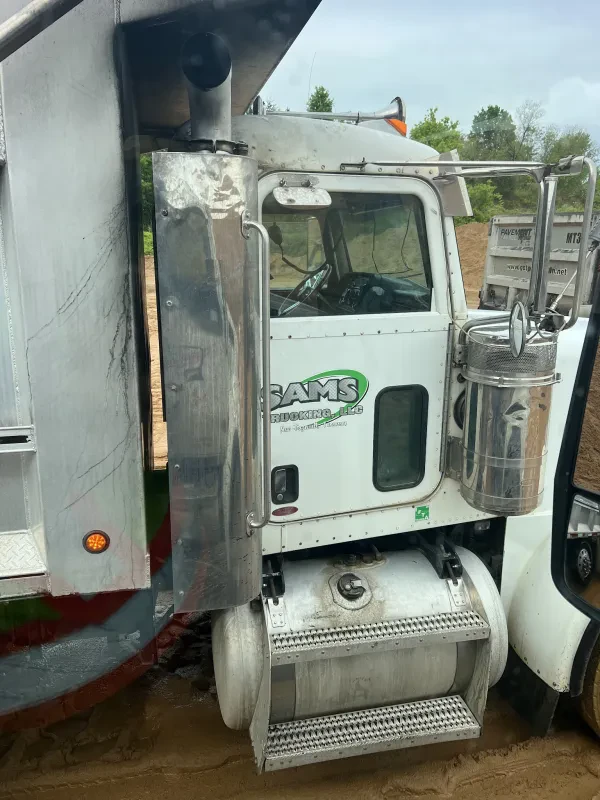 Sams Trucking Garage & Towing - photo 3