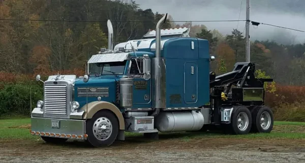 Sams Trucking Garage & Towing - photo 4