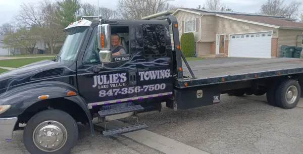 Julie's Towing - photo 2