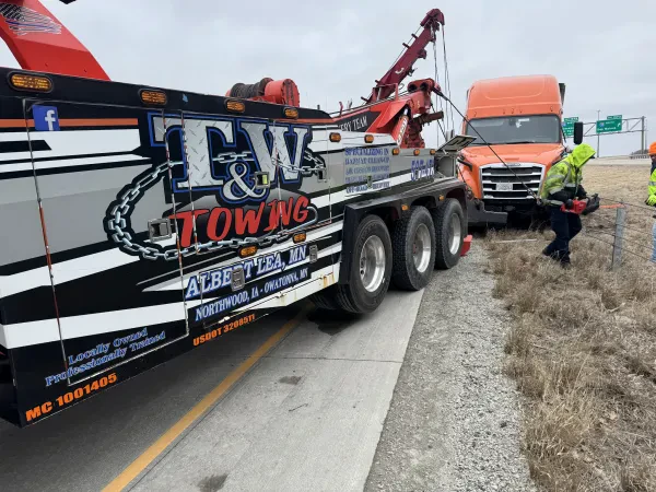 T & W Heavy Duty Towing & Roadside Repair LLC - photo 4