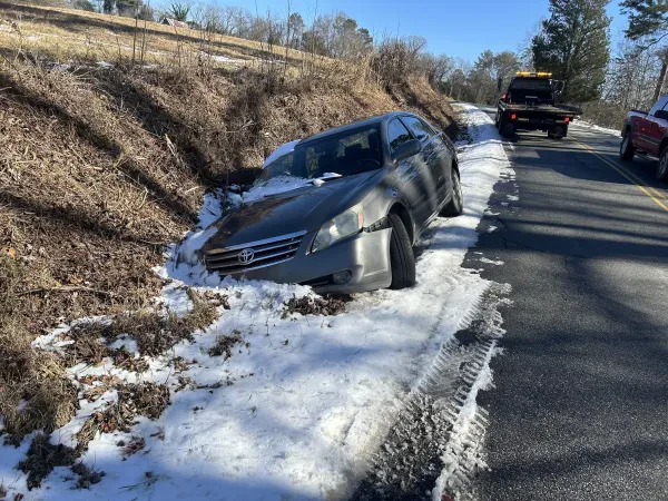 Lollis Towing & Recovery - photo 4
