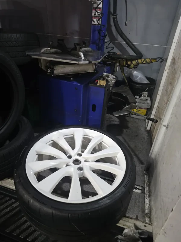 24 Hour Mobile Tire Shop & Roadside Assistance - photo 2