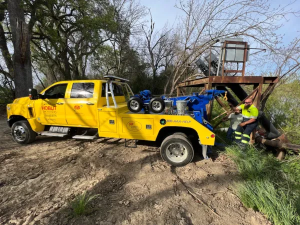 Hoblit Towing - photo 3