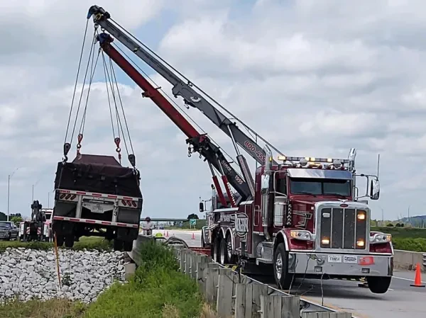 Benefiel Towing and Truck Repair - photo 3