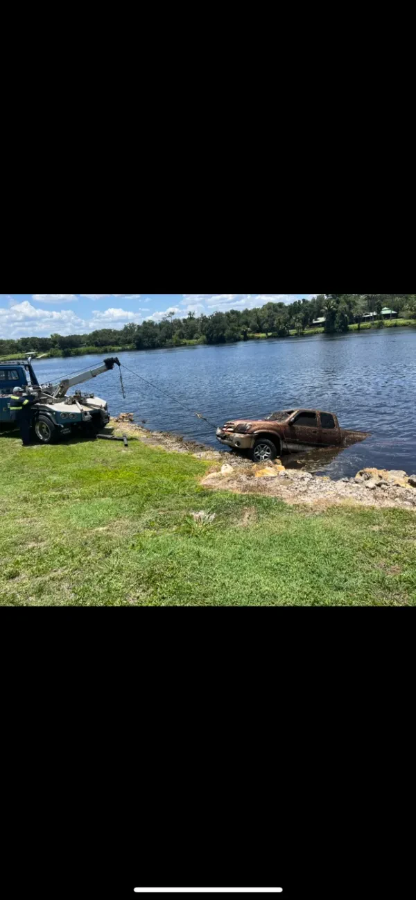 Bill's Towing Service of LaBelle - photo 4