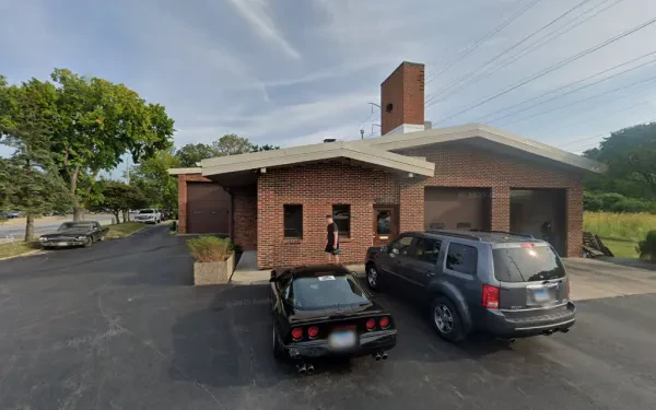Lou’s Garage - photo 4