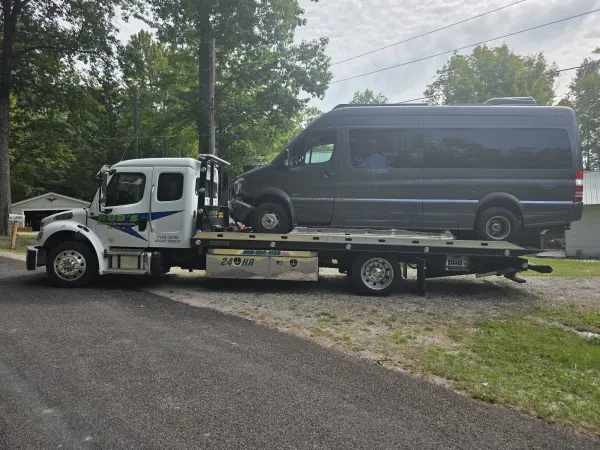 Bob's Towing & Recovery, Inc - photo 2