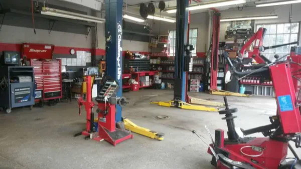 Chestnut Hill Automotive - photo 2