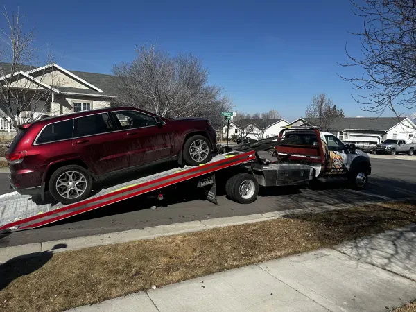 Desert Edge Towing LLC - photo 3