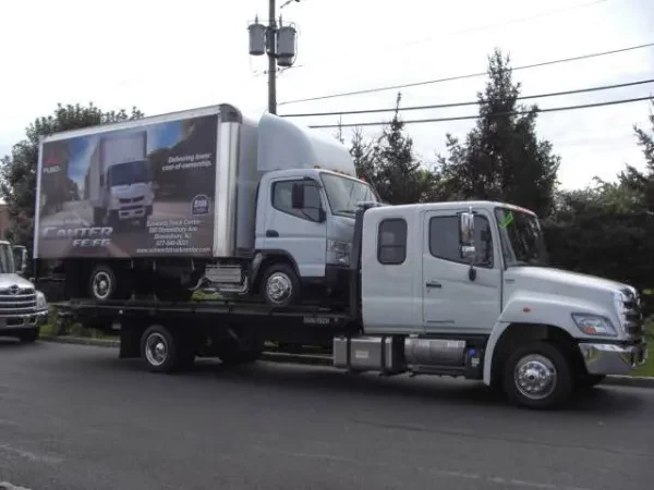 Schwartz Truck Center - photo 4