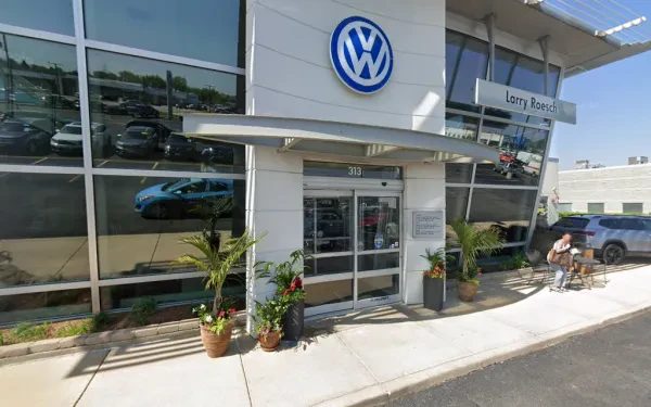 Larry Roesch VW of Bensenville Parts Department - photo 4