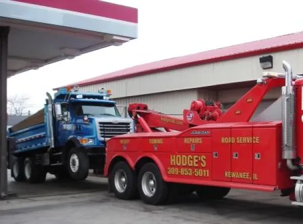 Hodge's Towing & Repair - photo 2