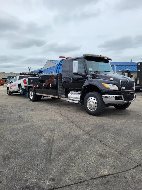 HDM Towing & Truck Center - photo 4