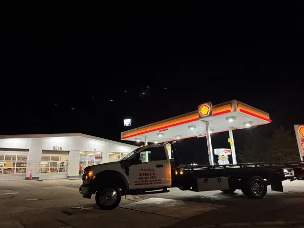 Thornburg Shell Towing, Recovery and Road service - photo 3