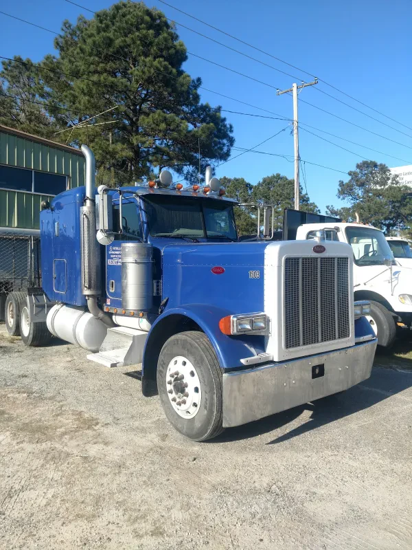 B & W Truck Center - photo 4