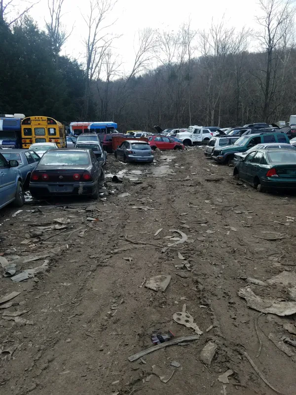 Naftzinger's Used Auto Parts - photo 3