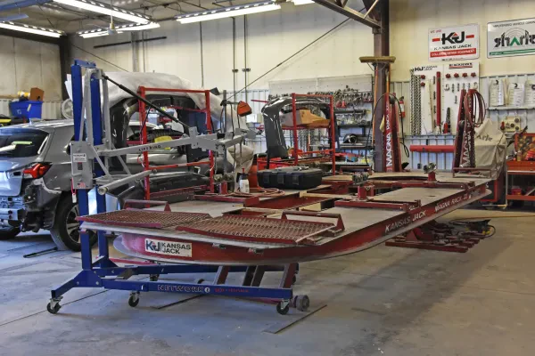 Reedsburg Auto Body - photo 4