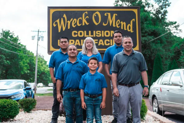Wreck O Mend Auto Body - photo 2