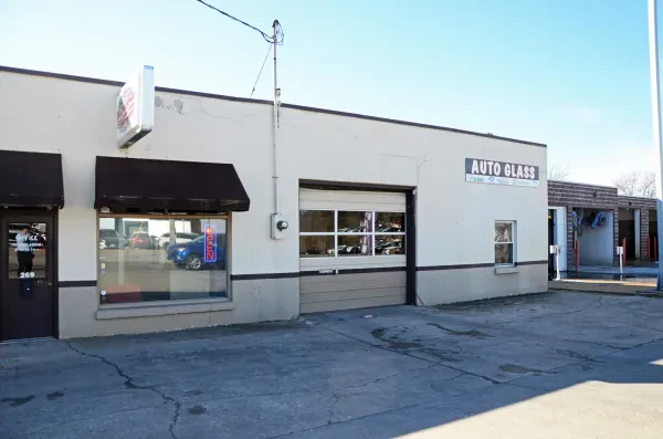 Lake Auto Glass & Detail - photo 4