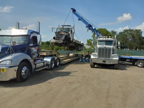 All Hooked Up Towing - photo 2