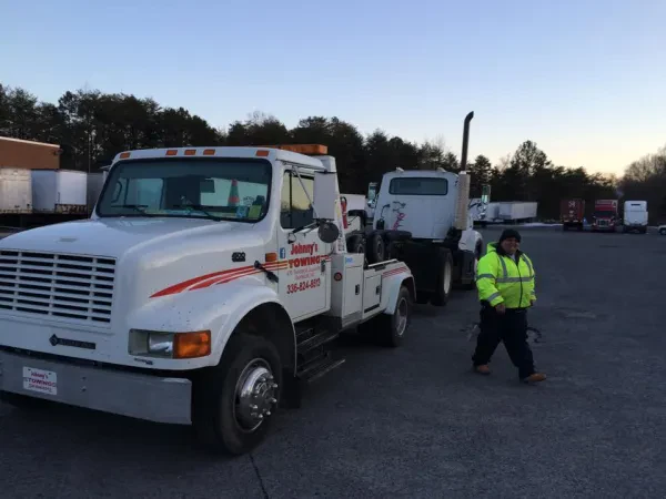 Johnny's Towing - photo 3