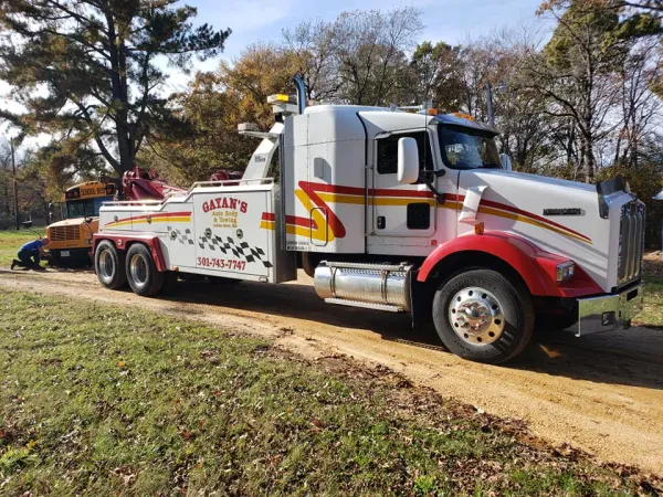 Gayan's Auto Body & Towing - photo 3
