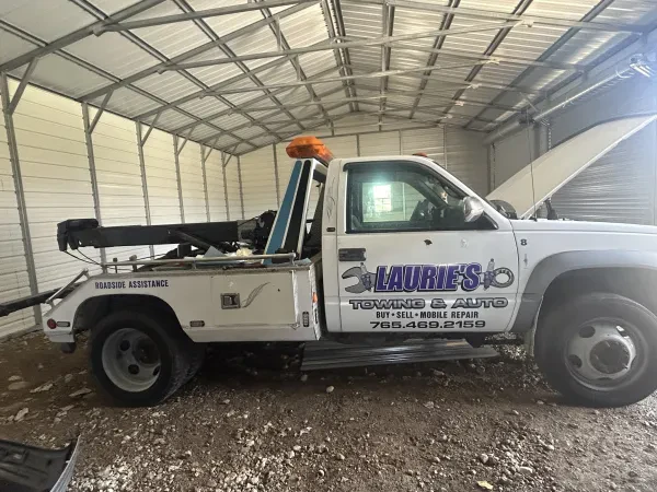Lauries Towing and Auto - photo 3